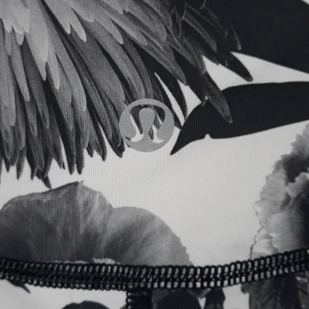 Lululemon Aria Tank ll - Picture 6 of 10